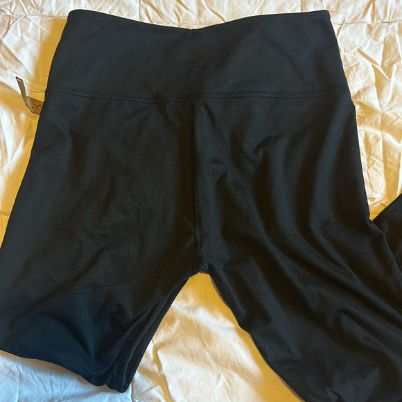 Size large roots legging excellent condition - Picture 4 of 6